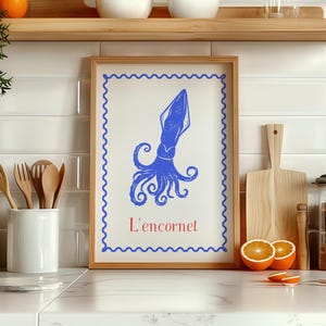 Lámina de arte náutico de calamar: decoración de pared costera azul y roja, póster de playa imprimible