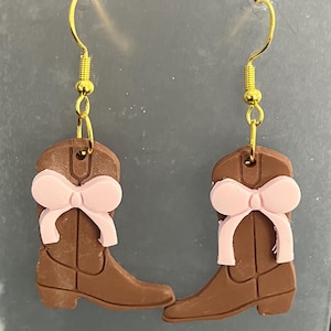 Handgemachte Cowgirl Stiefel Ohrringe: Polymer Clay Western Anhänger | Cowgirl Schmuck