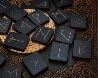 Ensemble de runes viking en bois d'aulne : divination d'Odin, fournitures de sorcellerie