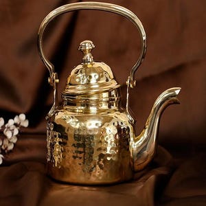 Handcrafted Copper Tea Kettle: 1 Litre, Vintage Style