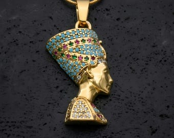 Colar artesanal banhado a ouro 24 quilates com pingente de Nefertiti - Rainha egípcia - Presente histórico - Presente de Dia dos Namorados - Presente de aniversário para ela