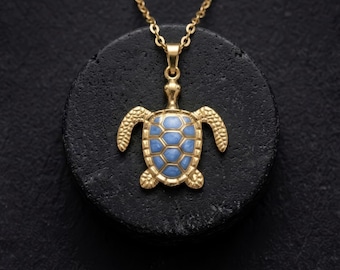 Colar de Tartaruga Marinha Colorida - Pingente de Tartaruga Pequena - Colar com Tema Oceano - Presente Perfeito - Lindo Pingente de Animal com Tema de Praia - Presentes para o Dia dos Namorados