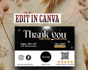 Puede incluir: Tarjeta de agradecimiento en blanco y negro con fondo estrellado. La tarjeta dice "Gracias por su compra" e incluye un código de descuento, "Thankyou2025". La tarjeta también incluye iconos de redes sociales, un código QR y un sistema de calificación.
