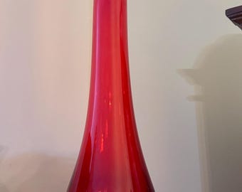 Rare and Unique Vintage Exquisite LE Smith Amberina Art Glass Vase: Mid-Century Modern Swung Vase stands ≈ 21 inches tall