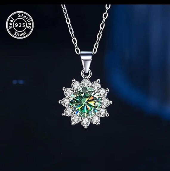 モアッサナイト ハローペンダントネックレス：925スターリングシルバー 