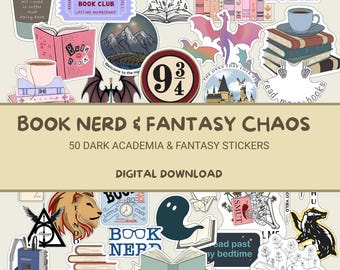 Puede incluir: Un conjunto de 50 pegatinas de fantasía y academia oscura. Las pegatinas presentan varios diseños relacionados con libros, incluyendo pilas de libros, tazas de café y citas. El texto "Book Nerd & Fantasy Chaos" se muestra.