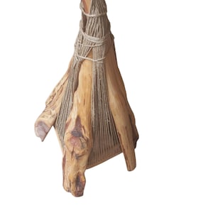 Handcrafted pyramid-shaped lamp made of rope and Sardinian juniper wood, soft light, natural scent, unique piece handmade in Sardinia