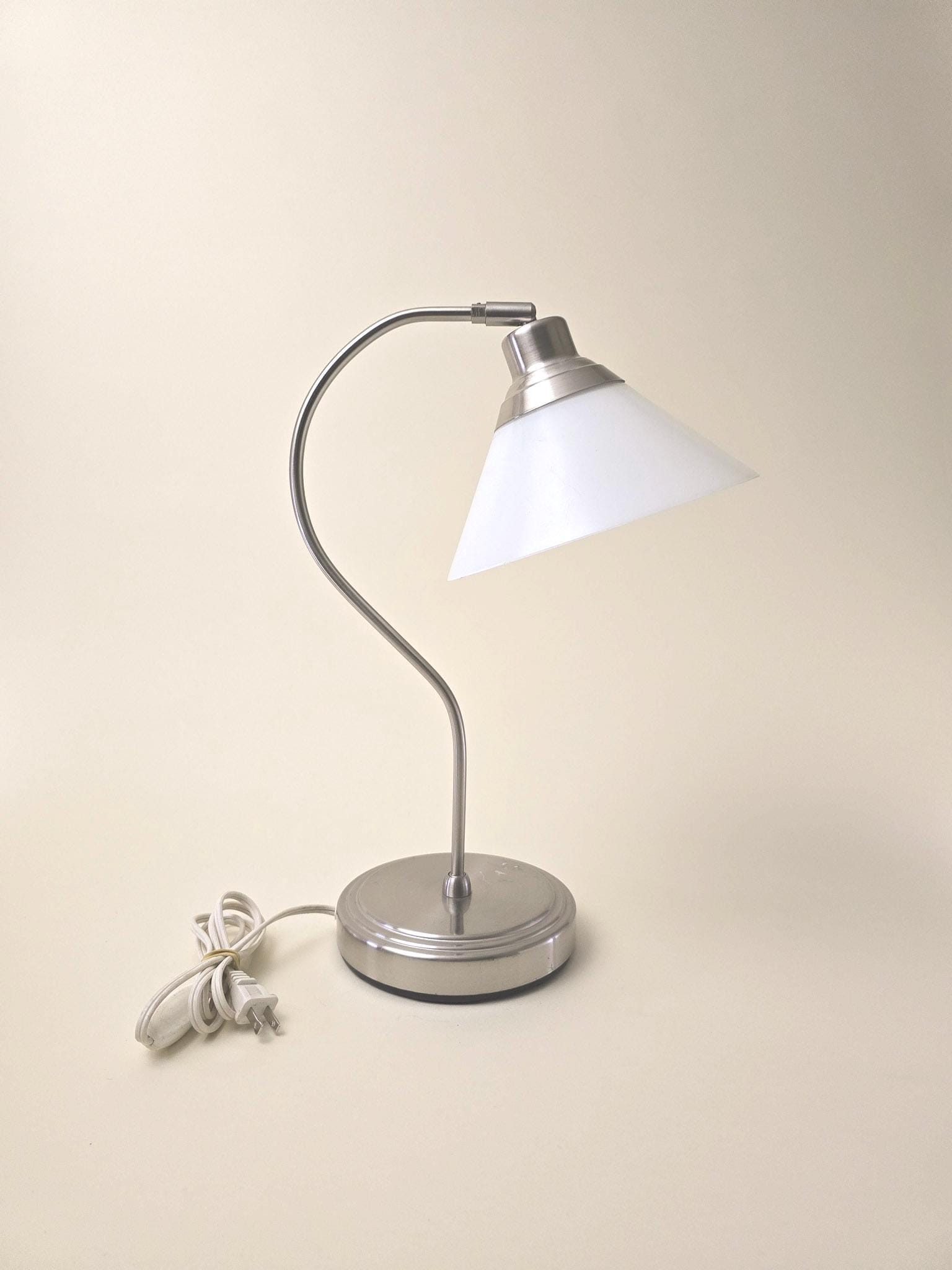 廃盤レアー　希少　IKEA KROBY フロアスタンド ホワイト　クロム レア☆美品】IKEA/KROBY/フロアスタンド/ホワイト/クロム - メルカリ