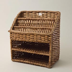 Prateleira de cesta vintage l Caixa de correio l Porta-correio de vime/salgueiro de mesa l Arquivo de contas ou receitas com divisórias para organizar a mesa l Balcão