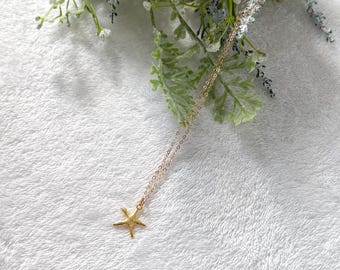 手作りのゴールドフローラルペンダントドロップネックレス