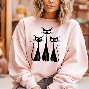 Sweatshirt &#39;Black Cats&#39; - Cozy Gift for Cat Lovers, Perfect for Cat Themed Parties, Halloween, Everyday Wear, Unisex, Comfy Witch Wear