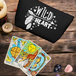 Bolsas protectoras para cartas del tarot y del oráculo 'Wild Heart'. Honra tu práctica. Regalo perfecto para amigos espirituales. Hermosas bolsas de viaje.