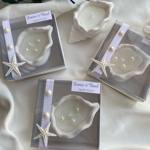 Bomboniera per matrimonio con candela a forma di conchiglia personalizzata - Candela personalizzata a tema spiaggia, regalo per addio al nubilato, bomboniera per festa costiera, regalo per baby shower