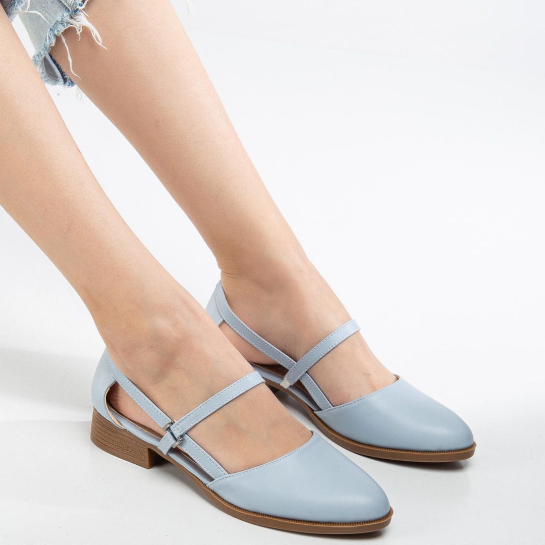 navy blue mary jane pumps
