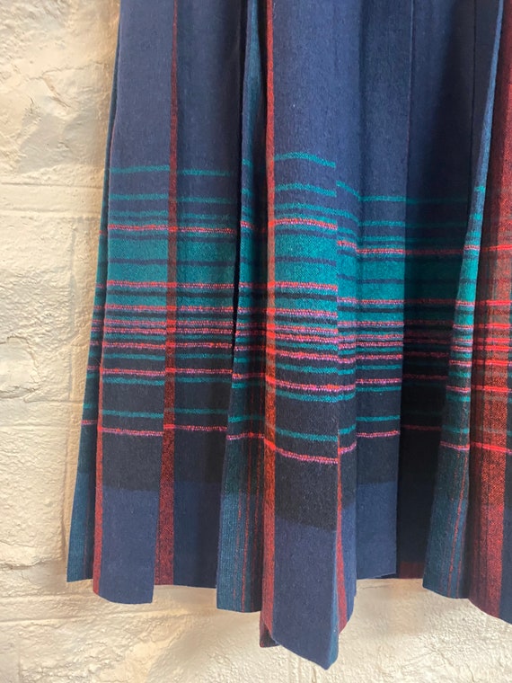 Pendleton Size 26/27 Plaid Wool Pleated Skirt - S… - image 3