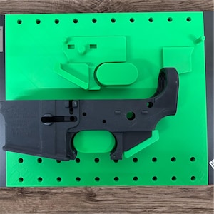 Plantilla para grabado láser inferior AR-15