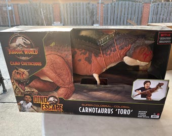 Jurassic World Colossal Carnotaurus Toro Dinosaur Figure Camp Cretaceous 36in