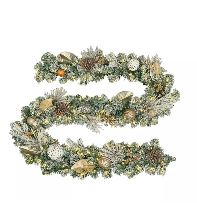 Member's Mark Pre-Lit Decorated Garland