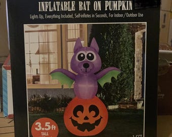 Uppblåsbar Halloween-fladdermus på pumpa, 90 cm hög, uppblåsbar trädgård