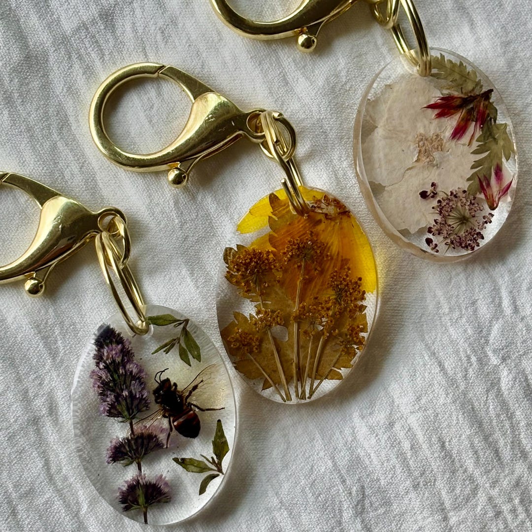 Pressed Powder On Key Chain Pressed Flower Keychain: Real Dried Flowers & Insect, Handmade - Etsy