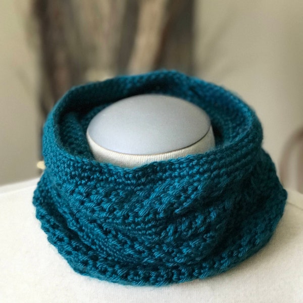 Patrón de capucha de crochet Montero Cowl El patrón de capucha de crochet incluye tamaños para niños pequeños, niños y adultos