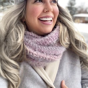 Beginner Crochet Cowl Pattern - Crochet Latte Cowl Pattern for Adult - Yarnspirations Latte Yarn