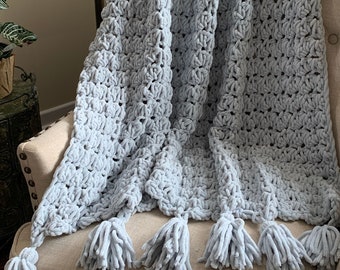 Crochet Blanket Pattern, Easy Chunky Crochet Throw Pattern with Video - The Brumble Beginner Crochet Blanket Pattern