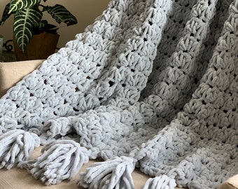 Crochet Blanket Pattern, Easy Chunky Crochet Throw Pattern with Video - The Brumble Beginner Crochet Blanket Pattern