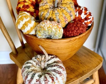 Crochet Pumpkin Pattern, Rustic Farmhouse Crochet Chunky Pumpkin Pattern Small, Medium, Large and Extra Large Quick and Easy to Make