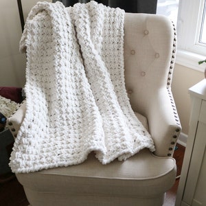 Crochet Blanket Pattern, The Bernat Blanket Throw, Easy Crochet Blanket and Video Tutorial, Crochet Throw Pattern for Beginners image 3