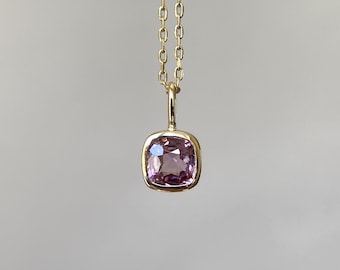 14K Solid Gold 0.65 Carat Natural Light Pink Spinel Charm Fine Jewelry Pendant