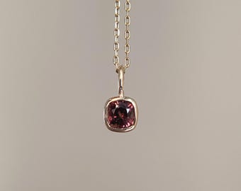 14K Solid Gold 0.57 Carat Natural Orange Red Spinel Charm Fine Jewelry Pendant