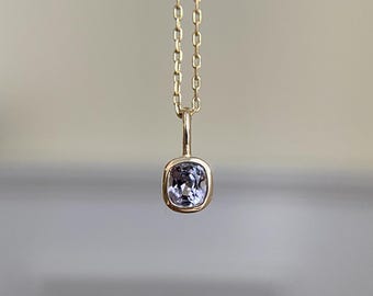 14K Solid Gold 0.46 Carat Natural Bluish Gray Spinel Charm Fine Jewelry Pendant Gift