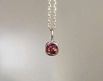14K Solid Gold 0.58 Carat Natural Orange Red Spinel Charm Fine Jewelry Pendant