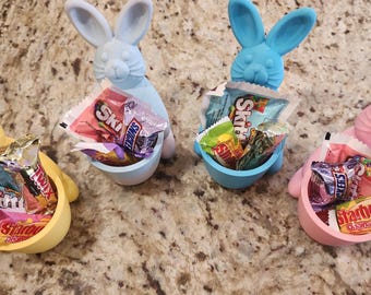 Plato de dulces de conejito de Pascua impreso en 3D: colores pastel