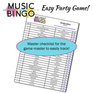 Op de afbeelding: Een afdrukbare muziekbingo-spelchecklist voor een afstudeerfeest. De checklist bevat een kolom voor de titel van het nummer, de artiest en een selectievakje om het nummer af te vinken zodra het wordt afgespeeld. De checklist bevat nummers als "Ain't No Mountain High Enough", "All I Do Is Win", "Best Day Of My Life", "Graduation (Friends Forever)", "Good Riddance (Time of Your Life)", "Hey Brother", "I Gotta Feeling", "Lean On Me" en meer.