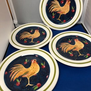 4 Vintage Heavy Unmarked 9&quot; Chicken Apple Salad Dessert Plates