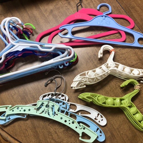 29 Vintage Children's Infant Baby Plastic Clothes Hangers Mixed Colors EUC