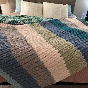 Throw blanket, Chunky Blanket,  Hand Knit Blanket, Home decor, Gift idea