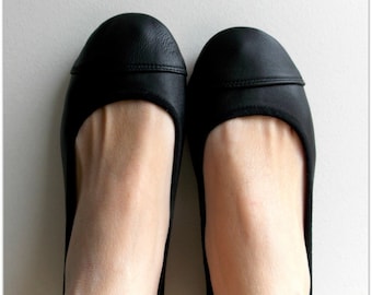 LUNAR. Black leather flats / women shoes / leather flat shoes / women flats / Black leather flats. Available in different colours