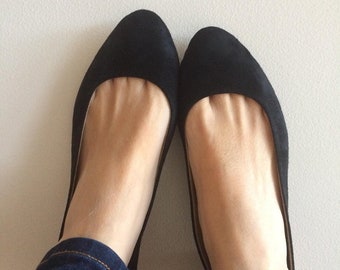 Black suede hotsell flat shoes womens