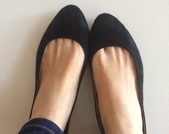 VIVIAN. Black flats / women shoes / suede flat shoes / women flats / Black suede flats. Available in different colours