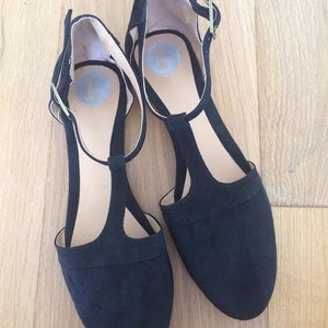 LACEY. Black T-Bar / women shoes / suede flat sandals / women flats / Black suede flats. Available in different colours image 9