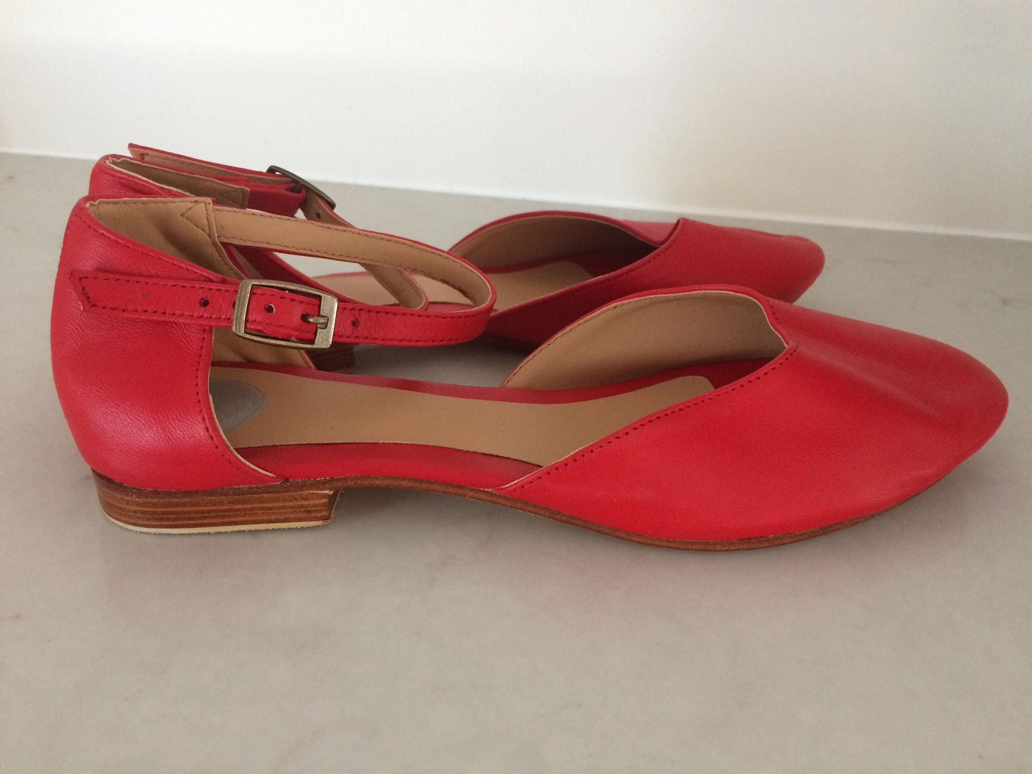 LOLA. Red Sandal / Women Shoes / Leather Flat Sandals / Women | Etsy