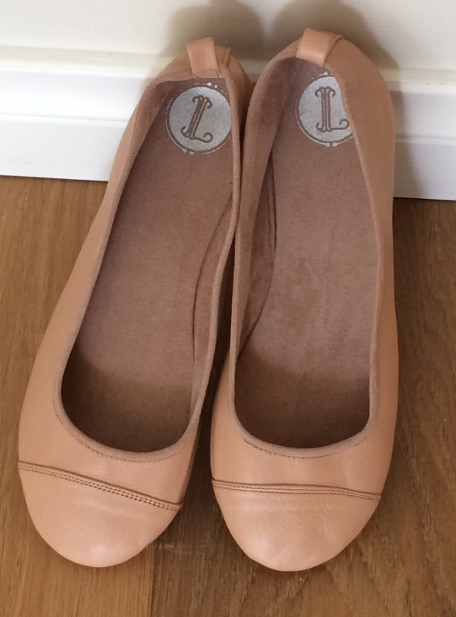 nude flat women