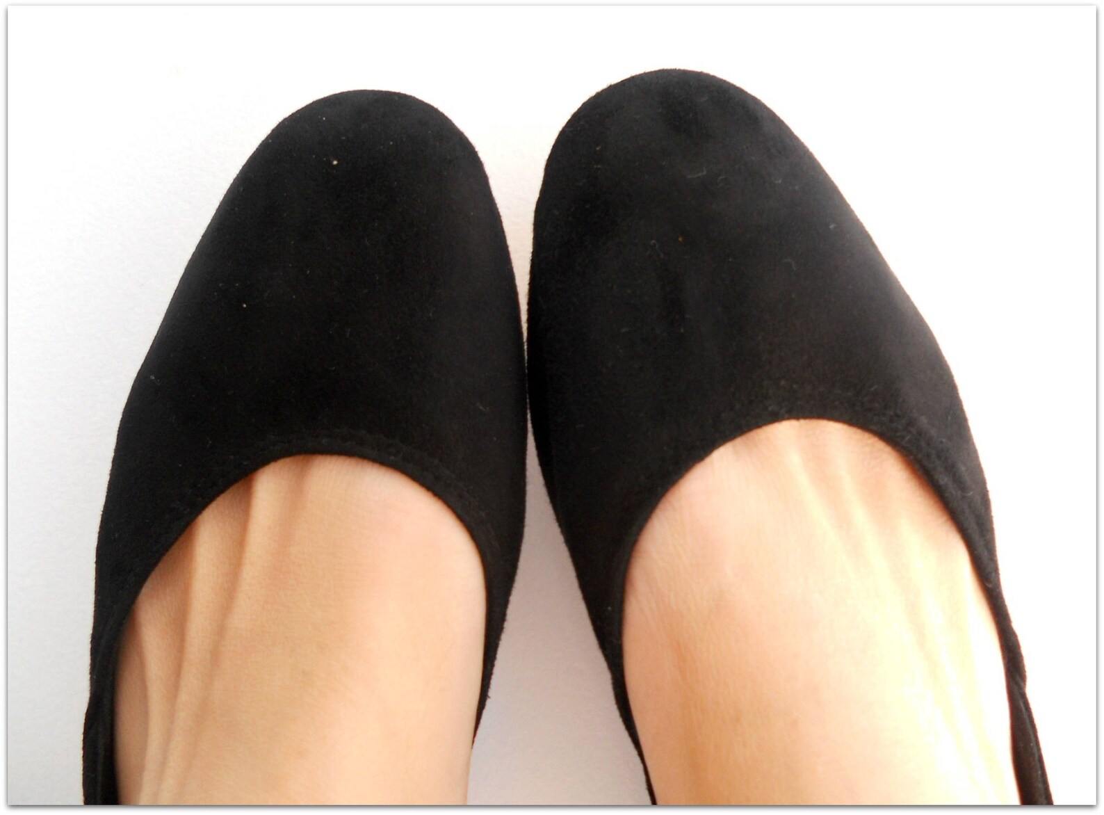 maya. black suede flats/ pointy toe shoes/ ballet flats/ women's shoes.