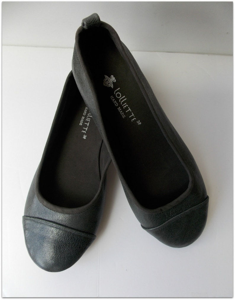 LUNAR. Grey flats / women shoes / leather flat shoes / women flats / Gunmetal grey leather flats. Available in different colours image 3