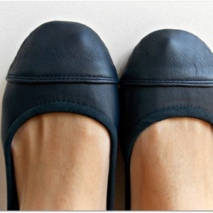 LUNAR. Navy Blue flats/ women shoes/ leather flat shoes/ women flats/ Navy blue leather. Available in different colours & sizes