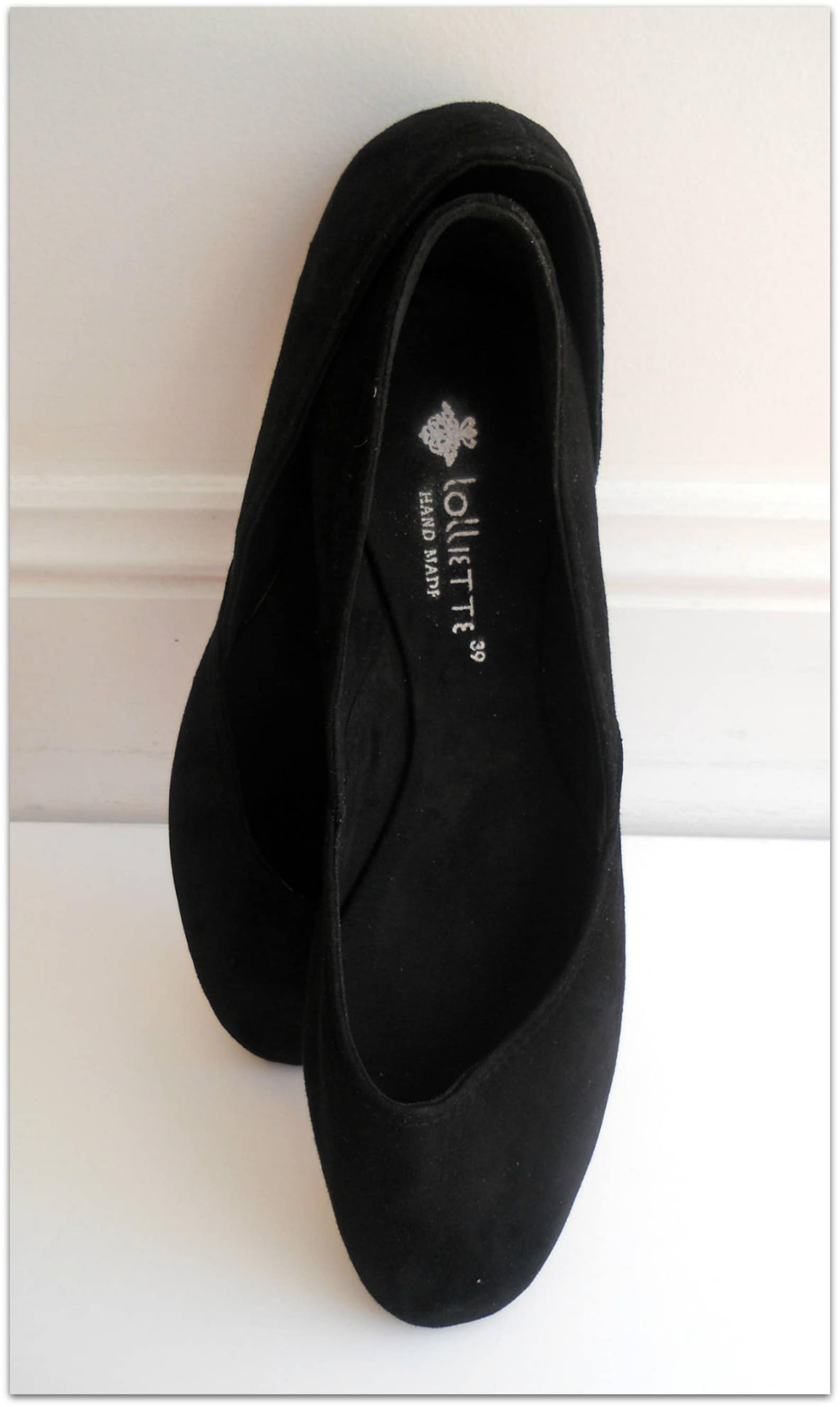 maya. black suede flats/ pointy toe shoes/ ballet flats/ women's shoes.