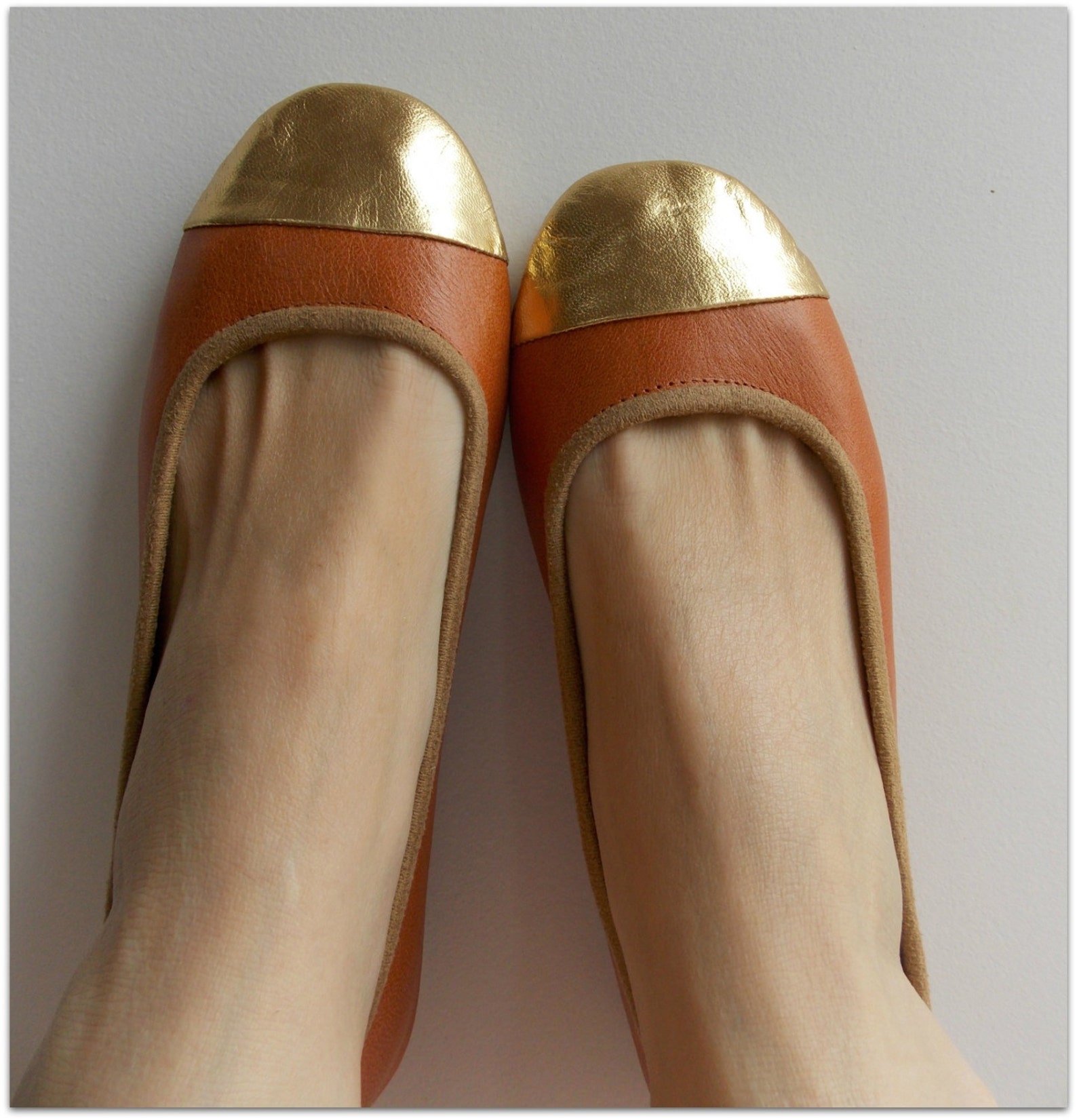 zoe. ballet flats - leather shoes - tan & gold leather. available in different sizes